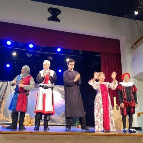 El Grupo De Teatro De Trubia Presenta En Grau El Conde De Burra