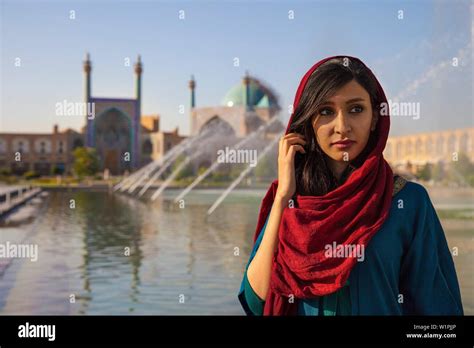 Femme iranienne Banque de photographies et dimages à haute résolution