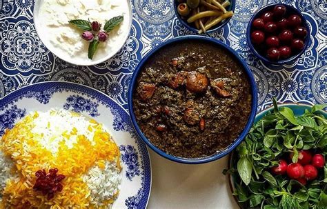 طرز تهیه قورمه سبزی مجلسی و جاافتاده مجله آشپزی تاپ کوکینگ