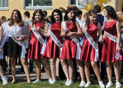 Як пройшов останній дзвоник у школах України УНІАН Фоторепортаж