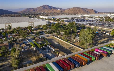 Warehouses Surround Fontana And Inland Empire Neighborhoods Los