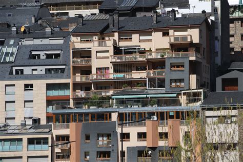 El Preu Del Metre Quadrat Dels Pisos Sencareix Un I Supera Els