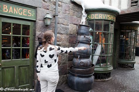 The Wizarding World of Harry Potter at Universal Studios Japan ...