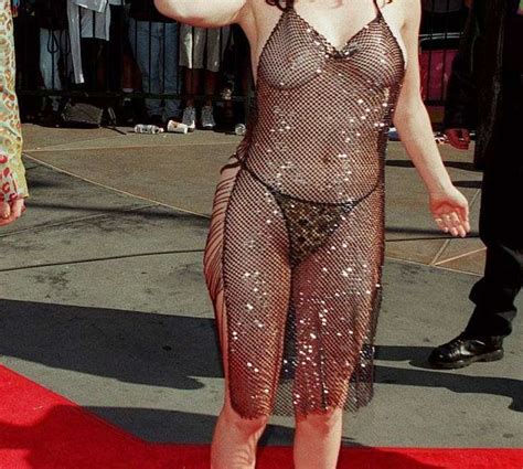 Rose McGowan Viste La Calle