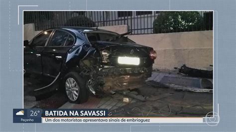 Carro Bate Em Uber E Capota Em Bh Motorista Tinha Sinais De Embriaguez