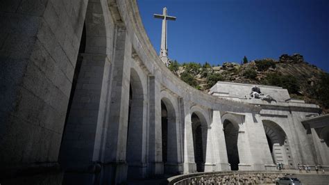 El Gobierno Reanuda Las Exhumaciones En El Valle De Los Ca Dos