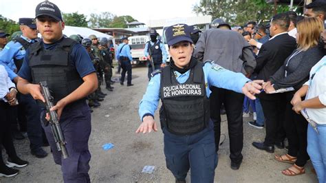 Una Reyerta En Una Cárcel Hondureña Deja Al Menos 41 Mujeres Muertas