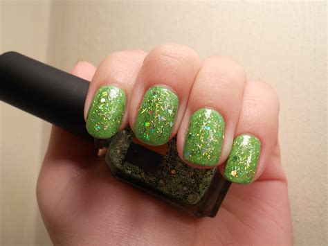 The Nail Polish Rehab Candidate: Green and Glitter!