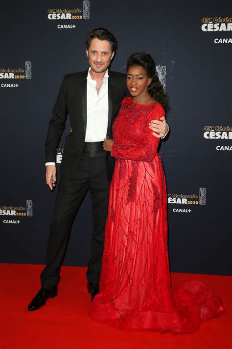 Photo Vincent Cerutti Et Sa Compagne Hapsatou Sy Lors Du Photocall