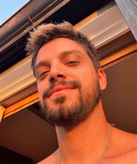 Rodrigo Simas fala sobre orientação sexual Sou gay