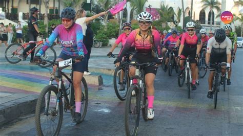 Pedalean por la vida Ciclistas unen fuerzas contra el cáncer de mama