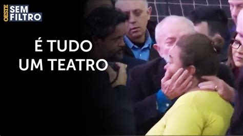 Fot Grafo De Lula Monta Cena Para Beijo Do Presidente Em Desabrigada