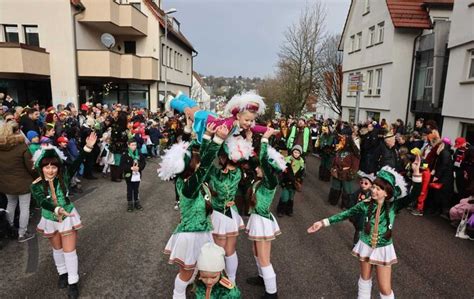 Großer Faschingsumzug zieht durch Waiblingen Bilder vom närrischen