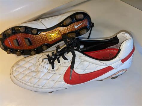 Ronaldinho Cleats for sale | Only 2 left at -65%