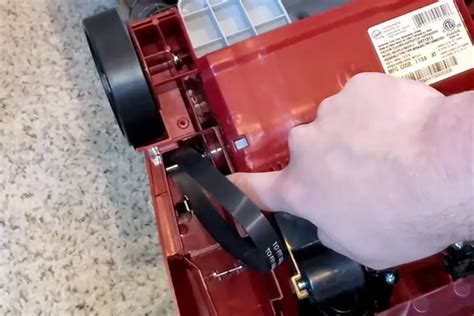 How To Replace Hoover Vacuum Belt 5 Easy Step