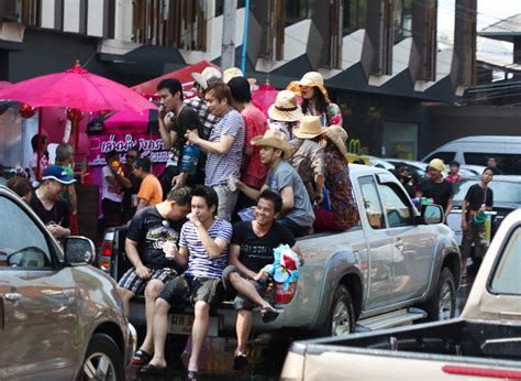 The Water Fight In Chiang Mai During Songkran 2011 6 Flickr