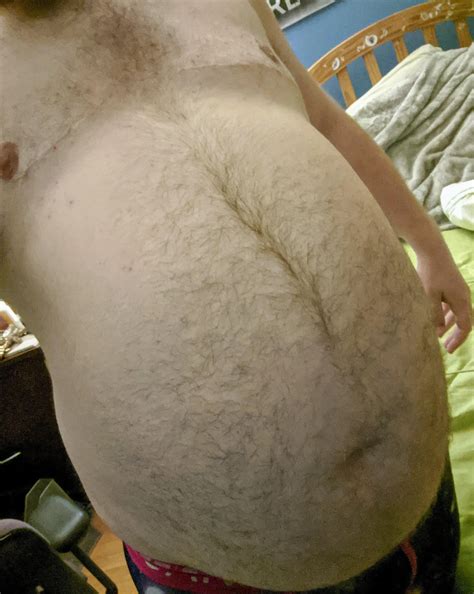 Walking around behind my big bloated belly is so satisfying | Scrolller