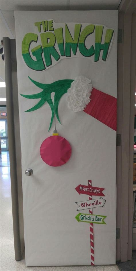 Pin By Tia Bishop On Crafts Door Decorations Classroom Christmas Diy