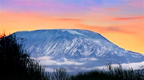 Mount Kilimanjaro At Sunset 4k Wallpaper - Mount Kilimanjaro ...