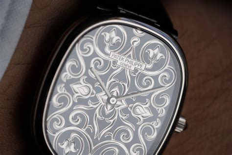 Patek Philippe Ellipse Reference 5738/51G Full Set Brand New — Wind Vintage