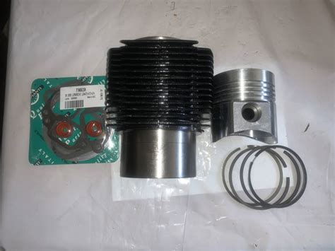 KIT CILINDRO E PISTONE LOMBARDINI LDA 672 Lda 673 Lda 674