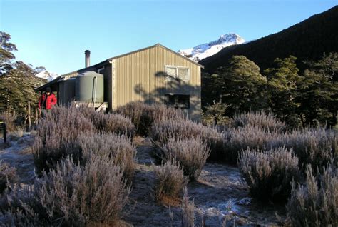 Nina Hut Lake Sumner Conservation Park Canterbury Hut Bagger