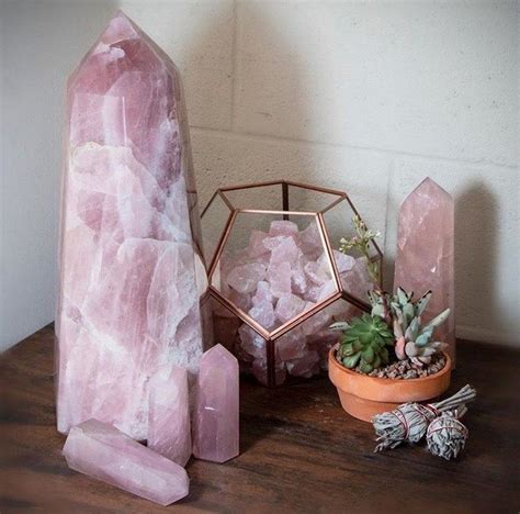 49 Crystals Decorating That You Need For Your Apartment 34 Crystal Decor Crystal Room Crystals