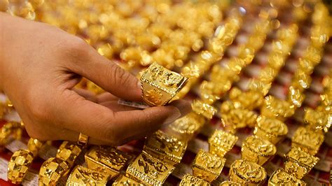 Gold Prices Surge By Rs 2 000 Per Tola In Nepal Epardafas