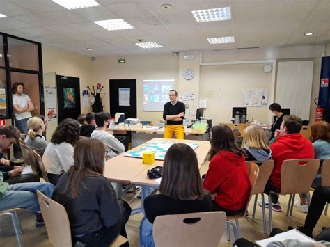 Collège Voltaire De Saint Florent Sur Cher Un écrivain Au Collège