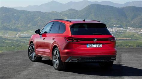 Volkswagen Touareg Black Edition 2024 Suv Drive