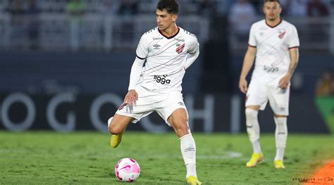 Athletico Paranaense Site Oficial Assista à entrevista pós jogo