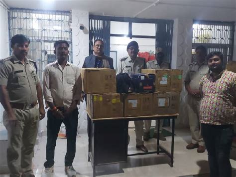 2 Kg 500 Grams Silver Idol And Ring Seized In Hanumana Border Of Mauganj District चुनावी