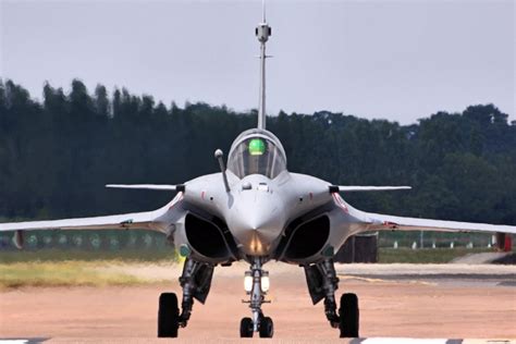 India Is Buying 36 Rafale Fighters From France And Pakistan Should