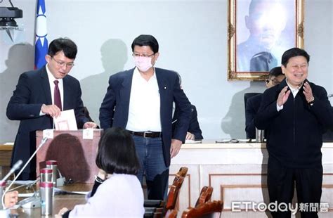 快訊／沒有藍讓白、只有藍白合！ 召委選舉結果出爐「藍綠各一席」 Ettoday政治新聞 Ettoday新聞雲