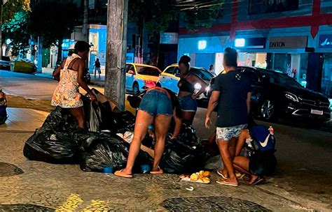 Disputa Pela Sobreviv Ncia Chocante Na Rua Mais Movimentada De