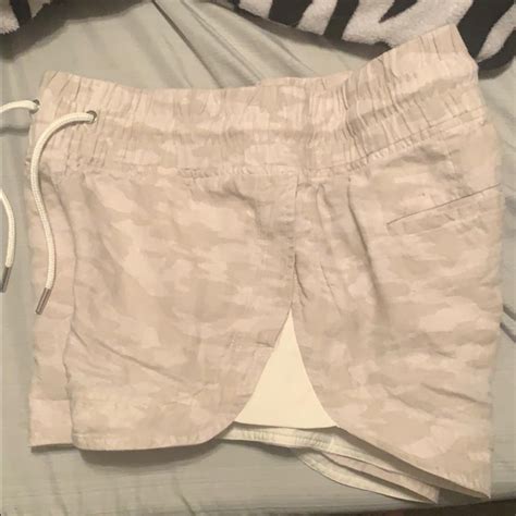 Athleta Nude Camo Linen Shorts Gem