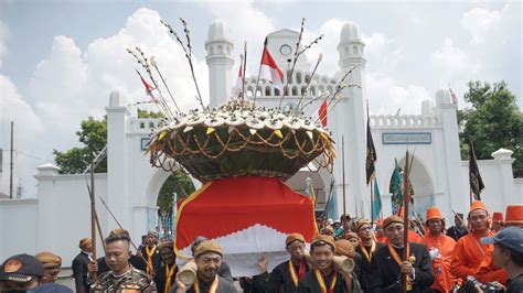 Kirab Grebeg Pasa Sawal Tahun Ehe Keraton Surakarta Hadiningrat