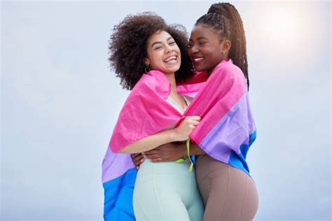 168 600 Fotos Bilder Und Lizenzfreie Bilder Zu Lesbians Istock