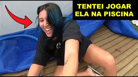 COMO PINTAR O CABELO DE AZUL TENTEI JOGAR ELA NA PISCINA TROLAGEM