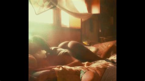 CHEEKED up Stoner 拱起和驼峰床 Pornhub Gay