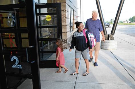 GALLERY: Indian Creek goes back to school - Daily Journal