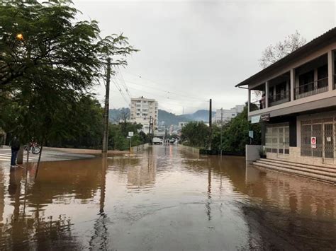 Total De Mortes Causadas Por Enchentes Sobe Para No Estado Paralelo