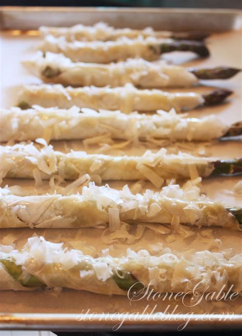 PARMESAN ASPARAGUS PHYLLO ROLL-UPS WITH LEMON DIPPING SAUCE - StoneGable