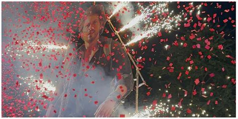 Mumbais iconic Gaiety Galaxy theatre comes alive as Shah Rukh Khan fans