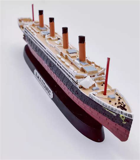 Titanic Ship Model | Made of heavy resin & extremely detailed