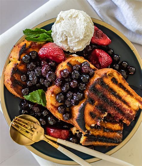 Grilled Pound Cake With Mixed Berry Compote Heinen S Grocery Store