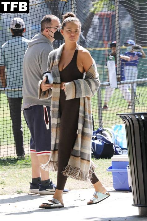 Chrissy Teigen ChrissyTeigen Nude OnlyFans Photo 401 The Fappening Plus