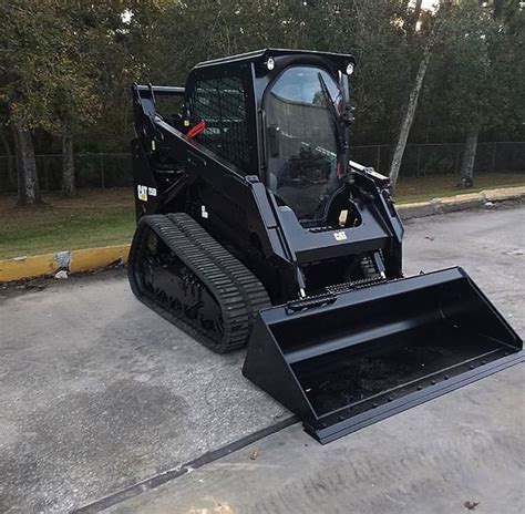 Black Cat Skidsteer | Heavy Equipment