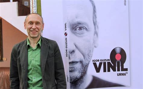 VINIL de Igor Guzun o carte ca o jucărie veche din copilăria noastră