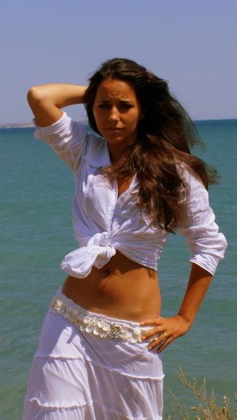 9 Hot Sexy Arina Rostovskaya Bikini Pics